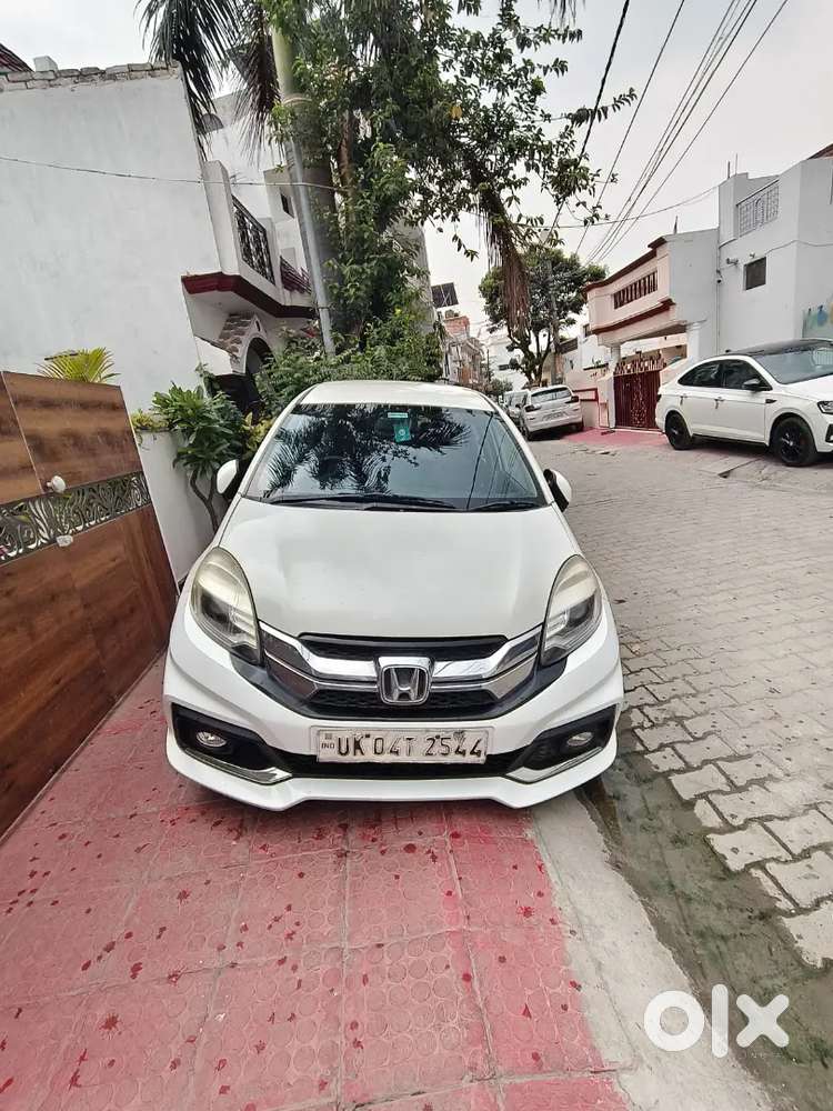 Best 7 Seater Car For Family New Condition Type.