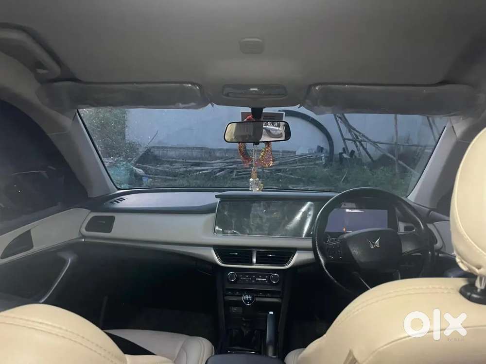 Mahindra Xuv700 2023 Diesel 72000 Km Driven