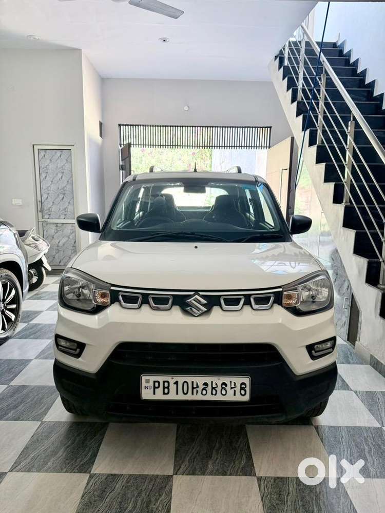 Tastefully Modified Maruti S-presso  Upgraded Alloys & Android Screen