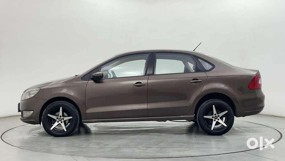 Skoda Rapid [2016-2020] 1.5 Style Plus Tdi At, 2016, Diesel
