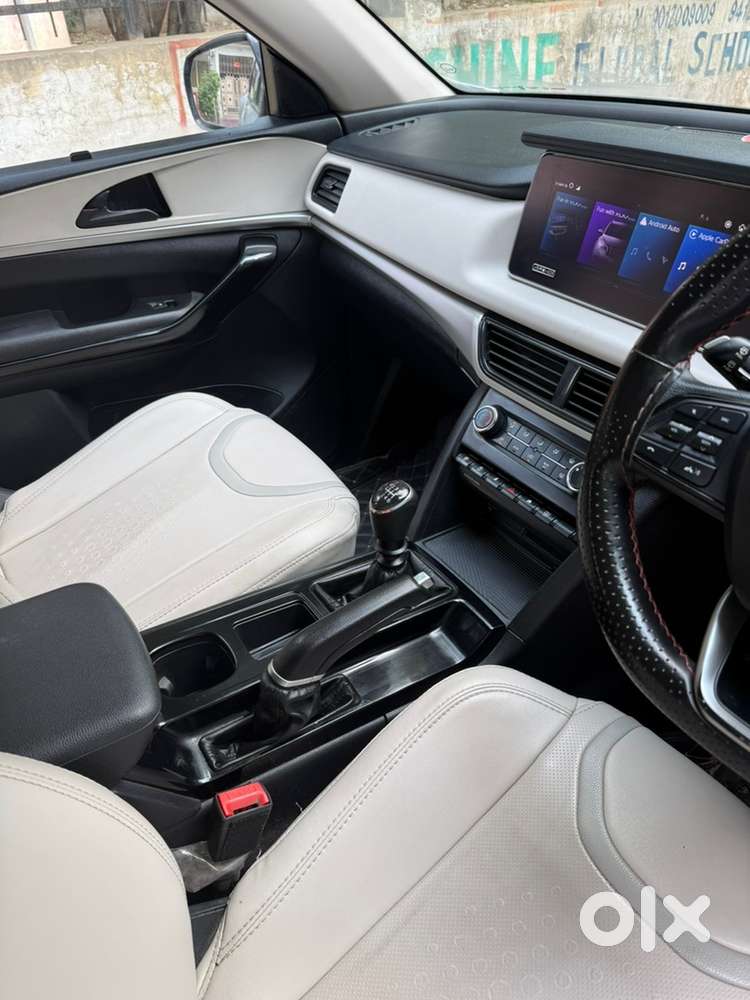Mahindra Xuv700 Petrol 2022