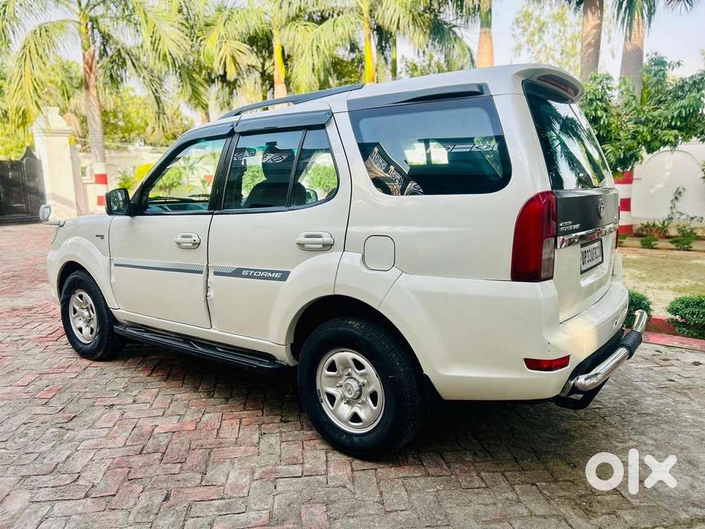 Tata Safari Storme 2015 Diesel 80000 Km Driven