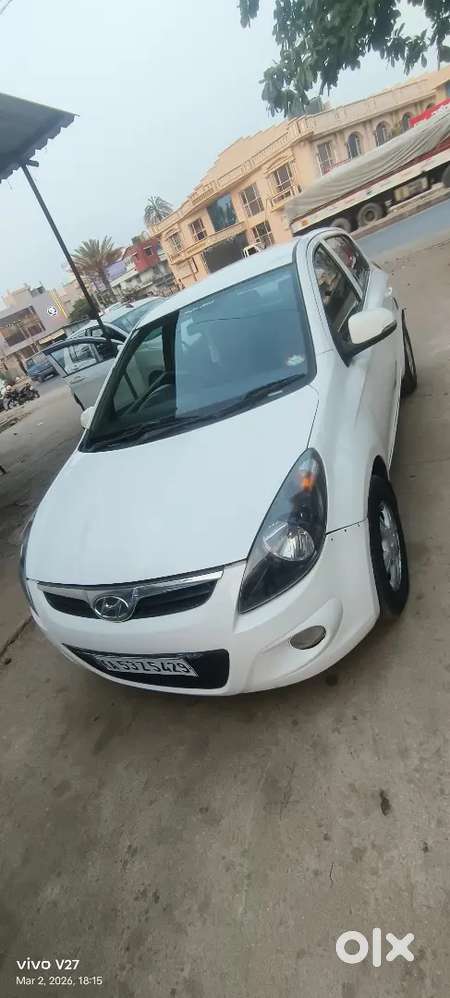 Hyundai I20 2012 Diesel 100000 Km Driven