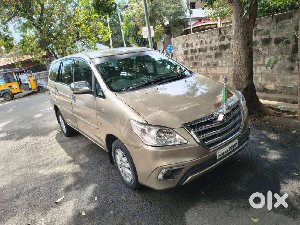 Toyota Innova Crysta 2.4 V 7 Str, 2012, Diesel