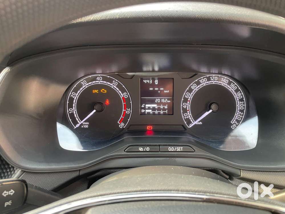 Skoda Kushaq 1.0 Tsi Active, 2022, Petrol