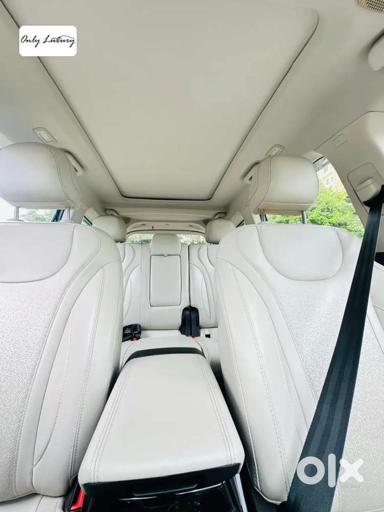 Mahindra Xuv700 2.2 Ax 7 Diesel At Luxury Pack Str Awd, 2022, Diesel