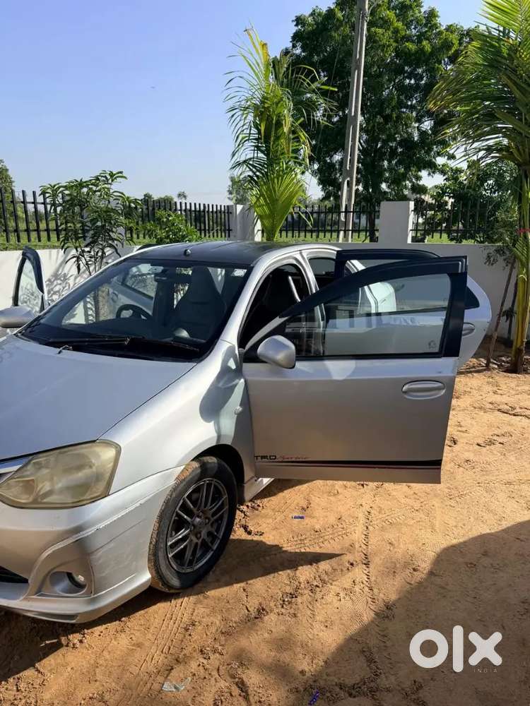Toyota Etios 1.5 G 2013 Sportivo Petrol