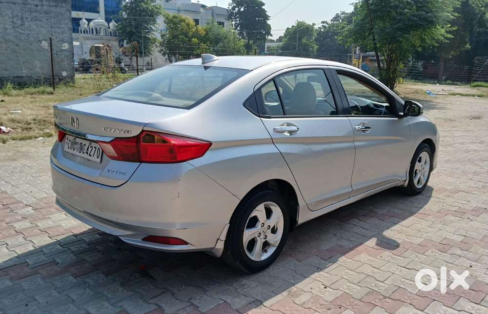 Honda City V Mt Sunroof, 2015, Petrol