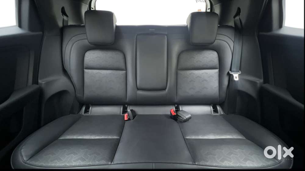 Tata Altroz 1.2 Xza Plus Dark Edition Dct, 2022, Petrol