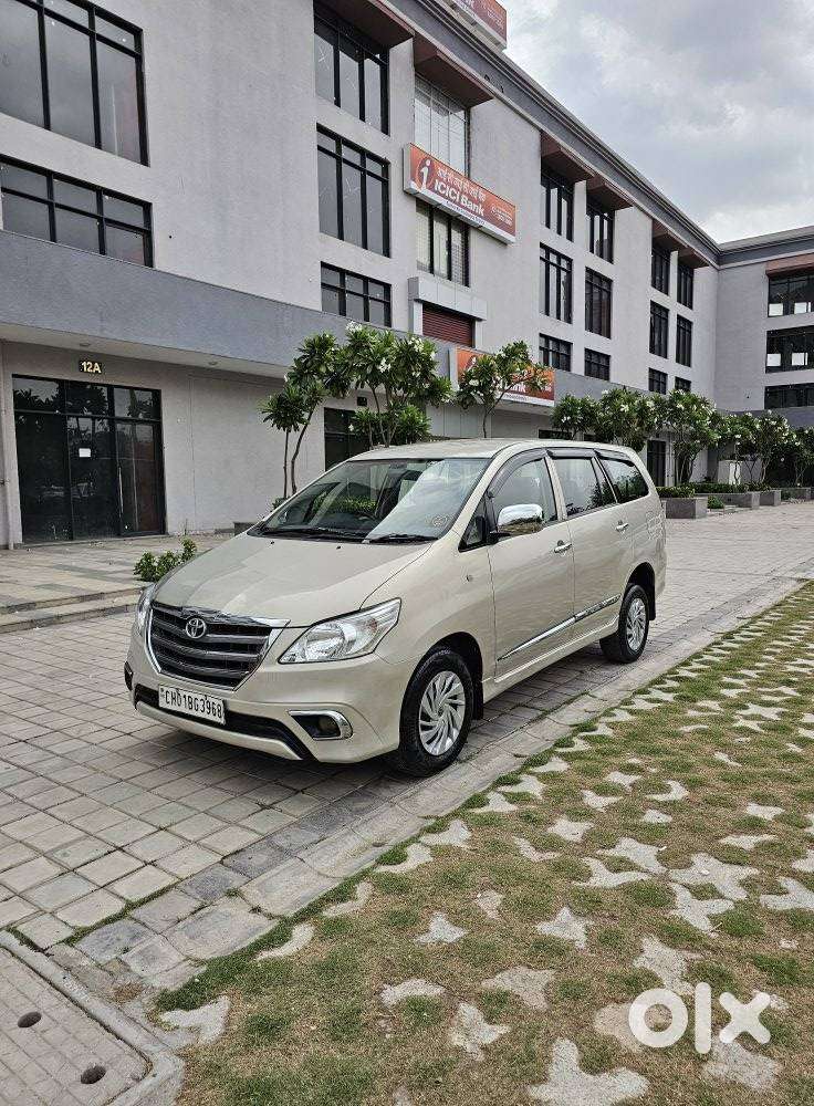 Toyota Innova 2.5 G (diesel) 8 Seater Bs Iv, 2016, Diesel