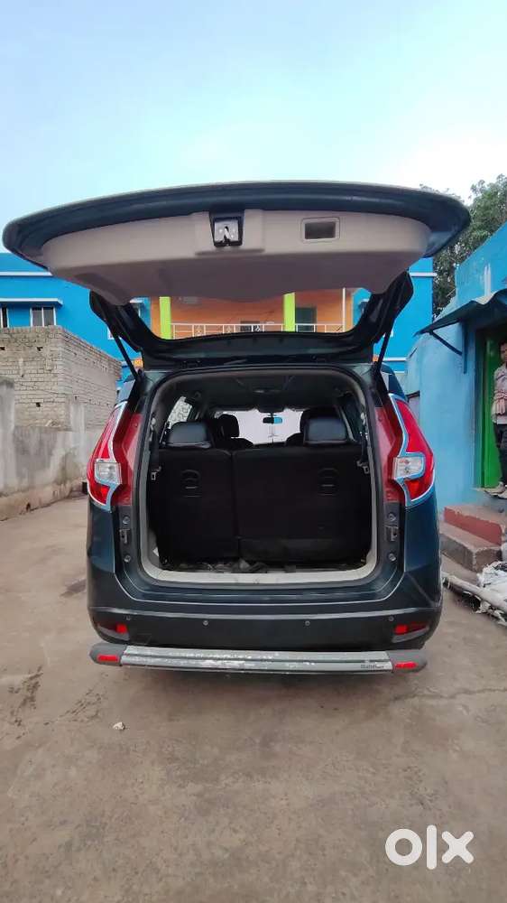 Mahindra Marazzo M6 7 Seater