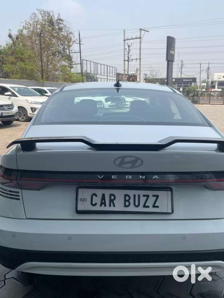 Hyundai Verna 1.5 Sx (o) Vtvt Ivt, 2025, Petrol