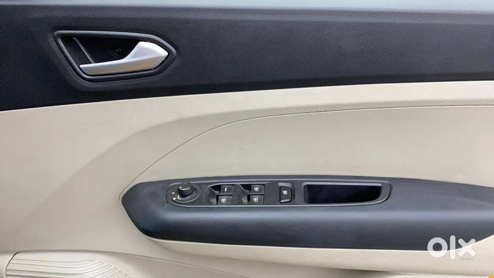 Renault Triber Rxz Easy-r Amt, 2023, Petrol