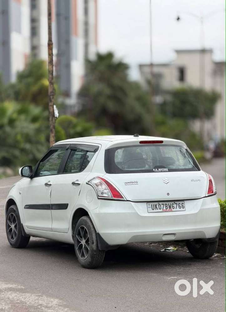 Maruti Suzuki Swift Lxi Optional-o, 2017, Petrol