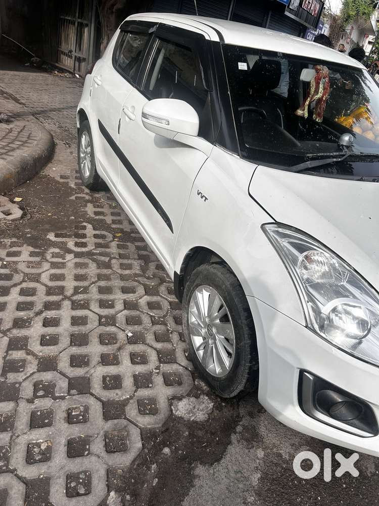 Maruti Suzuki Swift Vvt Zxi, 2017, Petrol