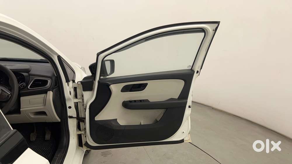 Tata Altroz 1.2 Xm Plus, 2022, Petrol