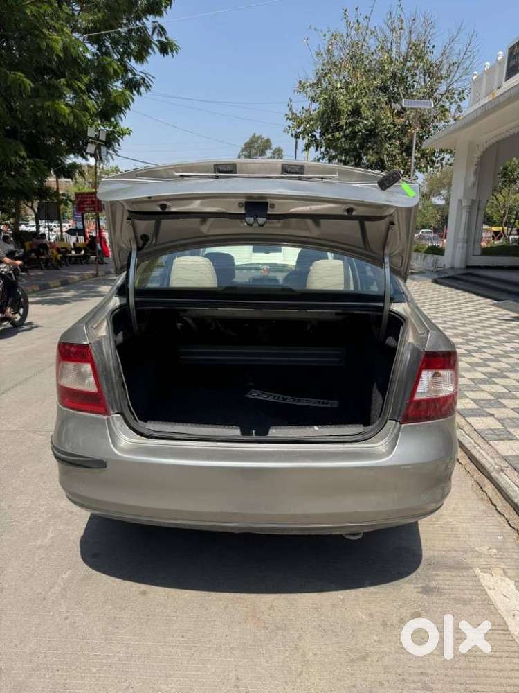 Skoda Rapid 1.6 Mpi At Ambition, 2015, Petrol