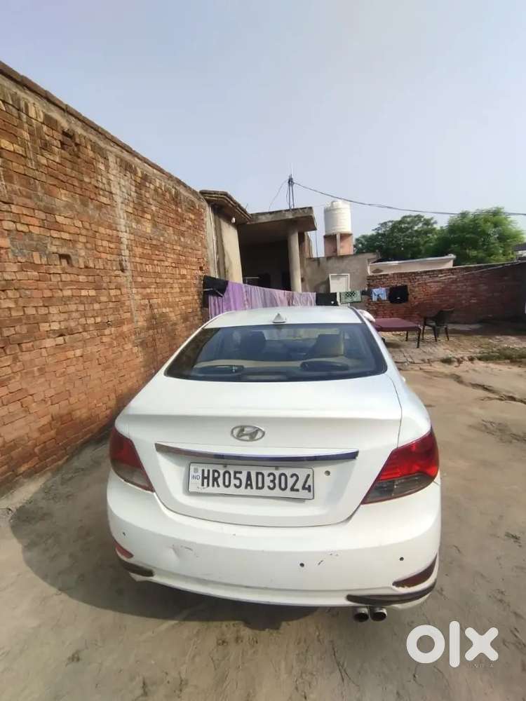 Hyundai Verna Fluidic 2011 Diesel Manual
