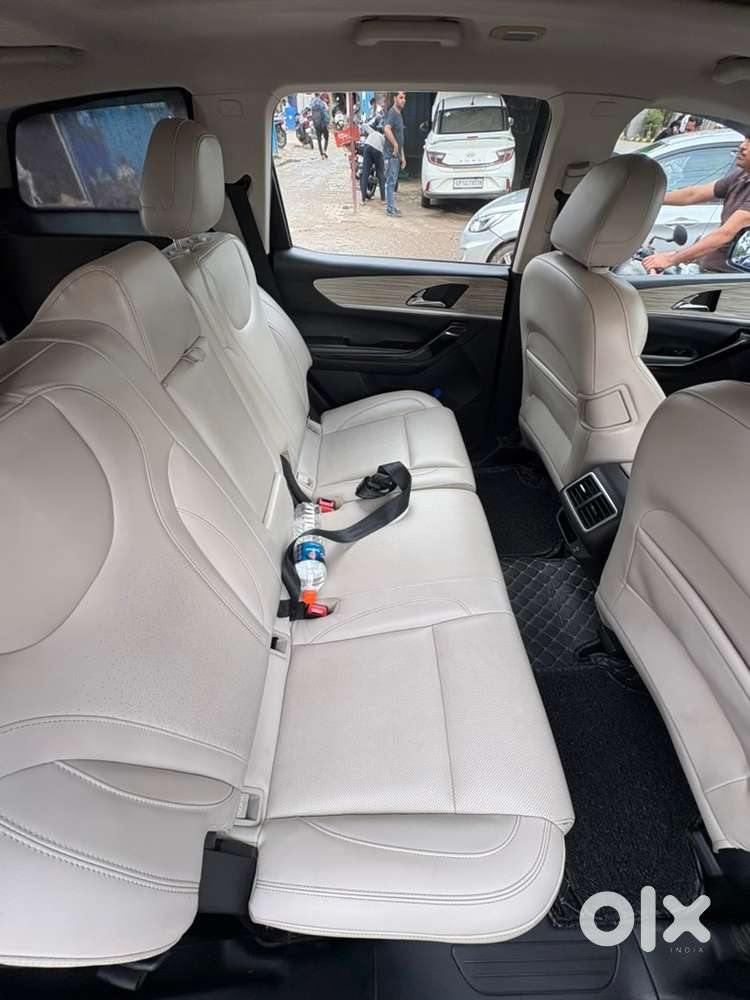 Mahindra Xuv700 Ax7 [l] At – Matte Blue – 58,130 Km – Single Owner