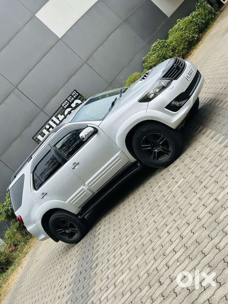 Toyota Fortuner 3.0 4x4 Manual, 2011, Diesel