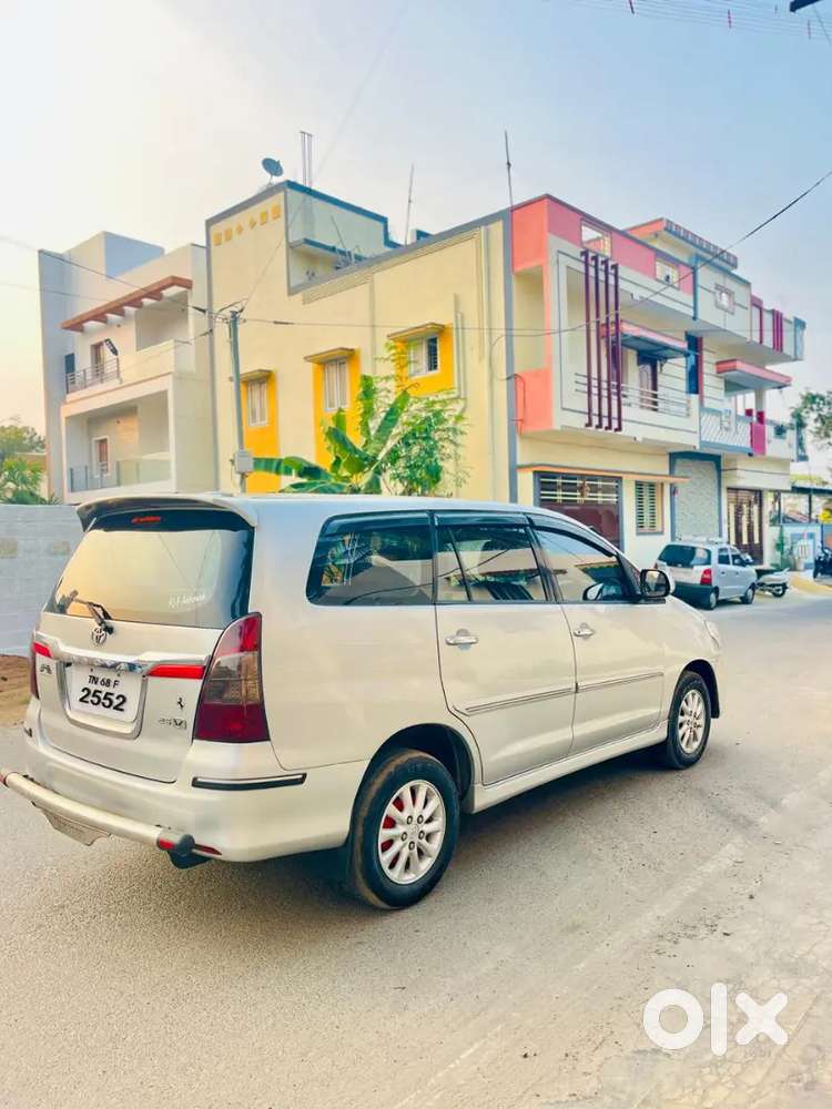 Toyota Innova 2012