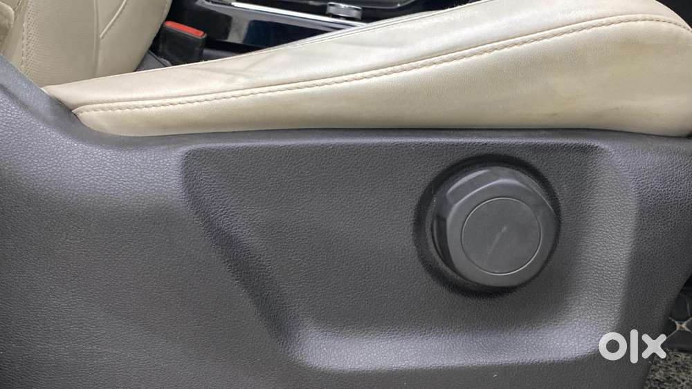 Mahindra Xuv700 2.0 Ax 7 Petrol At Str, 2023, Diesel