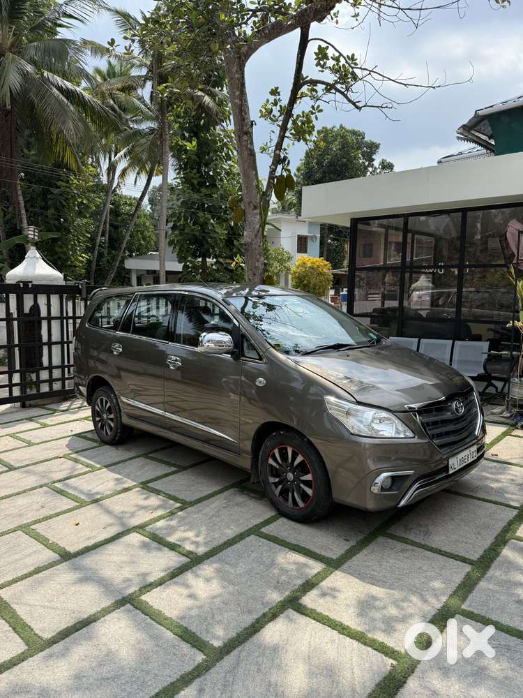 Toyota Innova 2.5 G (diesel) 8 Seater Bs Iv, 2016, Diesel