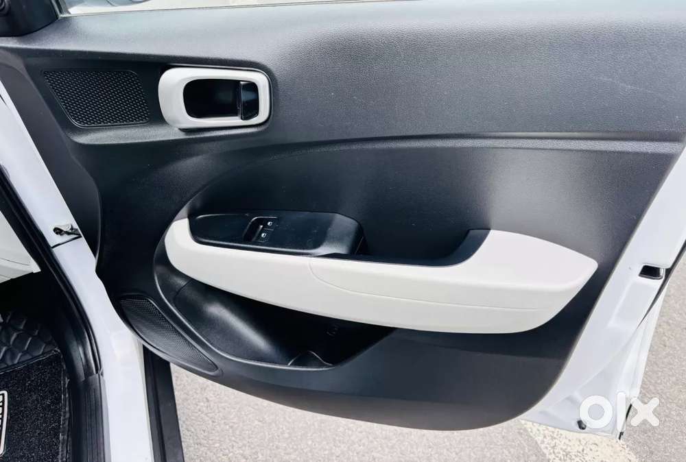 Hyundai Venue, 2025, Petrol
