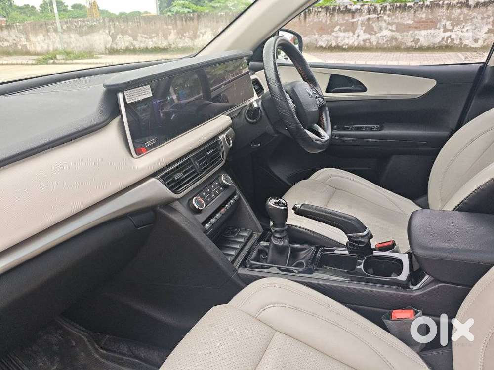 Mahindra Xuv700 2.2 Ax 5 Diesel Mt 7 Str, 2024, Diesel