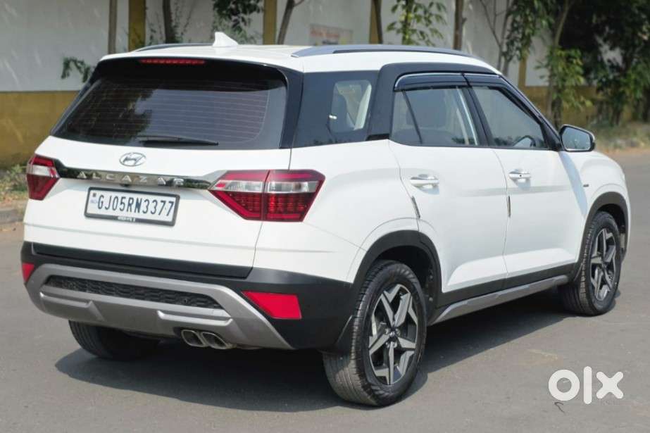 Hyundai Alcazar Signature (o) 7 Seater 1.5 Diesel At Adventure Dual ..