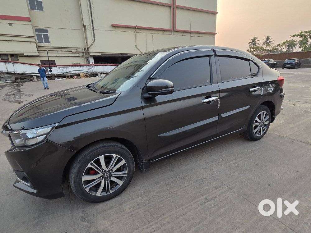 Honda Amaze 2nd Gen Vx, 2022, Petrol