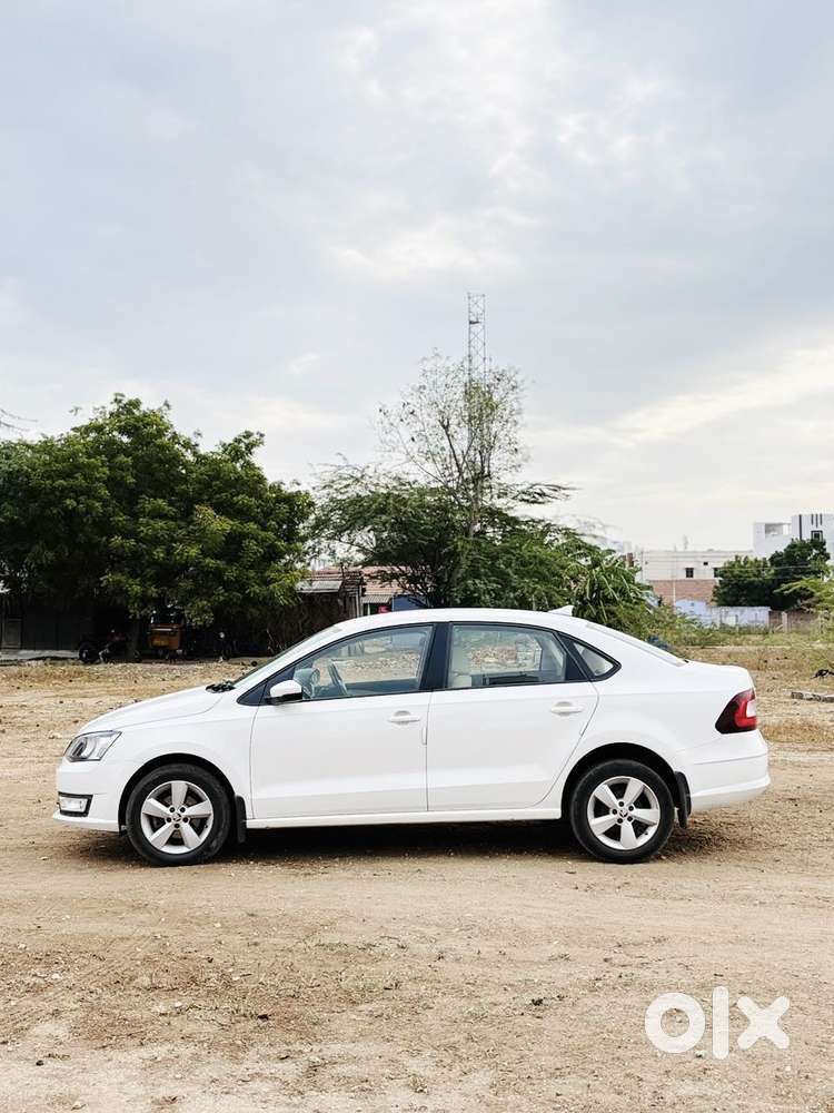 Skoda Rapid 1.5 Tdi Style/1.5 At Style, 2017, Diesel