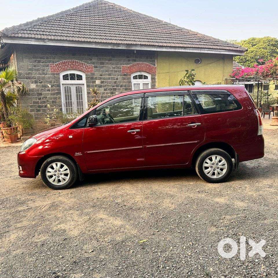 Toyota Innova 2004-2011 2.5 V Diesel 8-seater, 2010, Diesel
