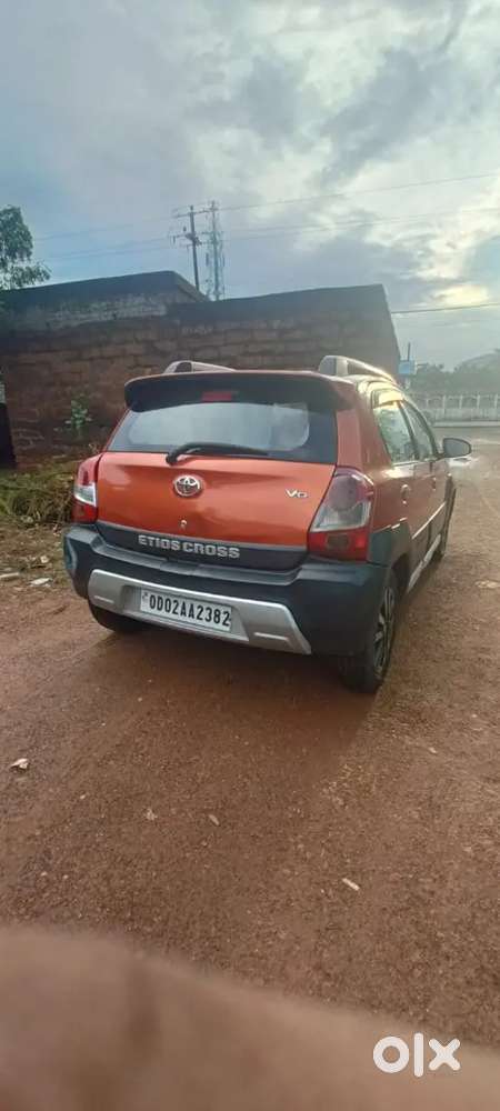 Toyota Etios Cross 2016