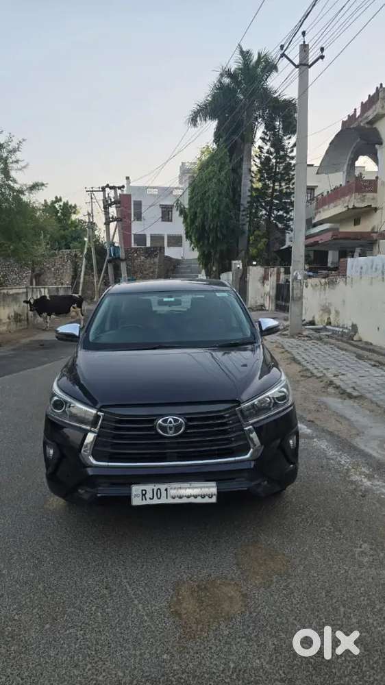 Innova Crysta Captain Seat 2.4 Z (at)
