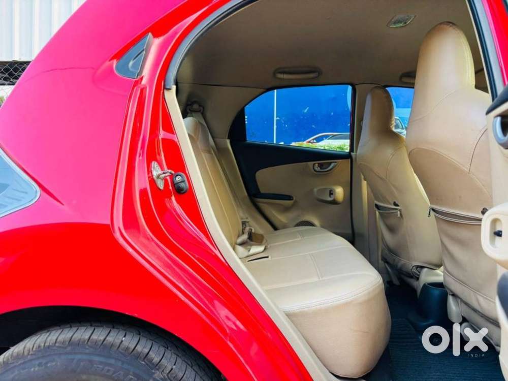 Honda Brio V Automatic, 2015, Petrol