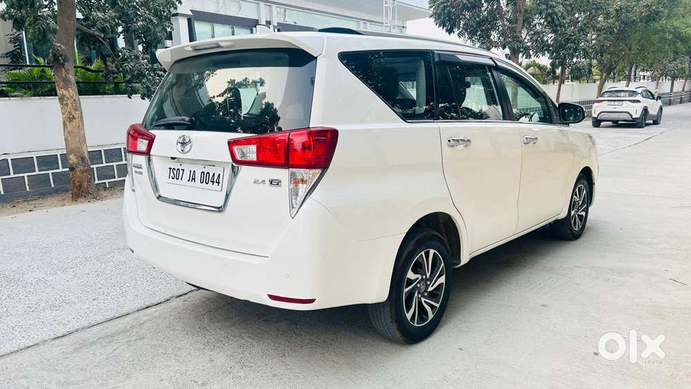 Toyota Innova Crysta [2020-ongoing] 2.4 Gx At 7 Str, 2021, Diesel