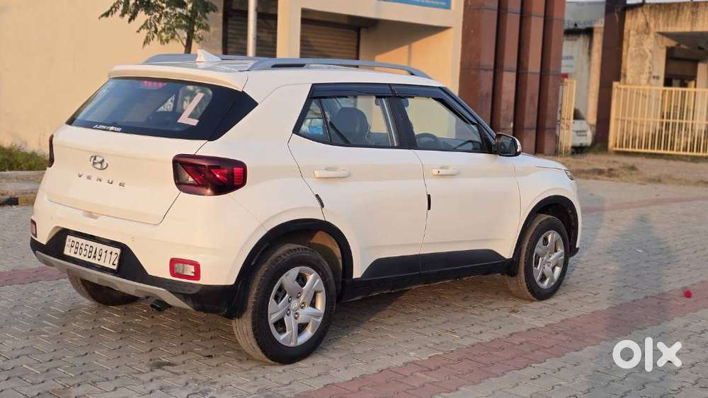 Hyundai Venue 1.2 S Plus, 2021, Petrol