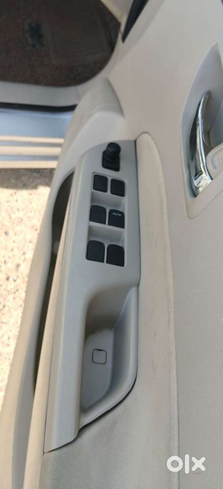 Maruti Suzuki Swift Dzire, 2017, Petrol