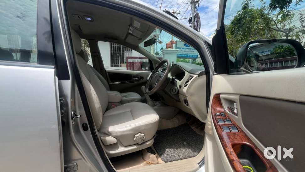 Toyota Innova 2.5 V 8 Str, 2014, Diesel
