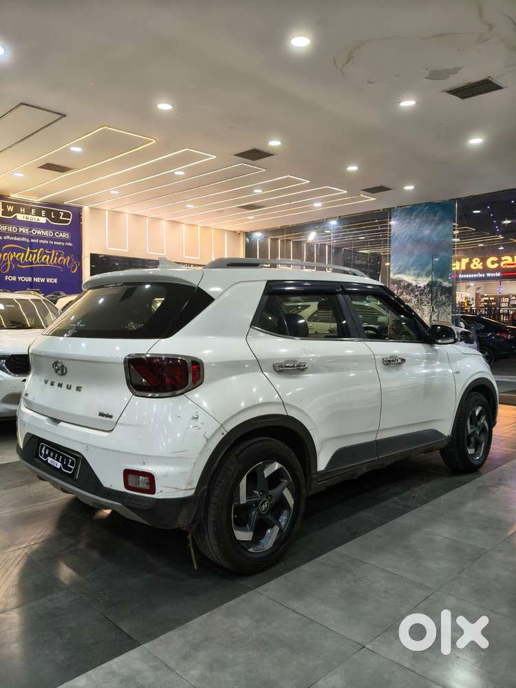Hyundai Venue 1.0 Sx (o) Turbo Dct, 2020, Petrol