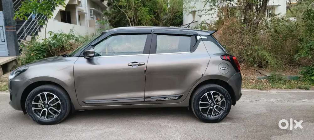 Maruti Suzuki Swift Zxi + Ags. 2022 Model. Single Owner. Compinsurance