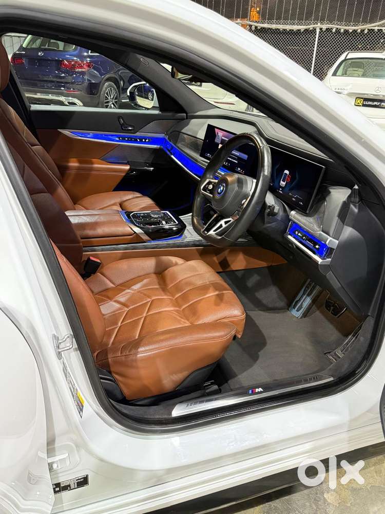 Bmw I7 Xdrive60, 2023, Electric