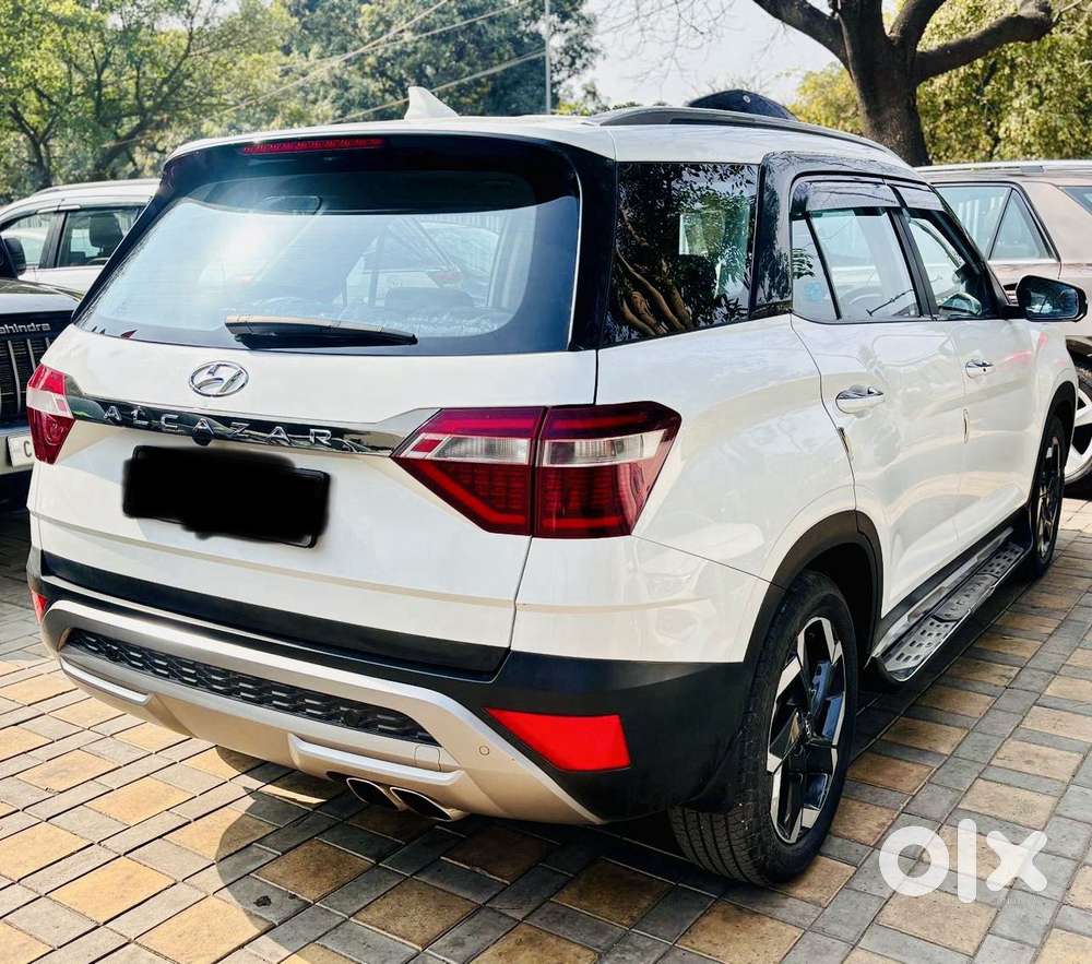 Hyundai Alcazar 1.5 Tdct Signature (o) 7s Petrol, 2023, Petrol