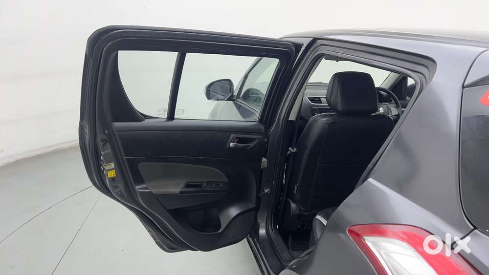 Maruti Suzuki Swift Vxi Optional, 2016, Petrol