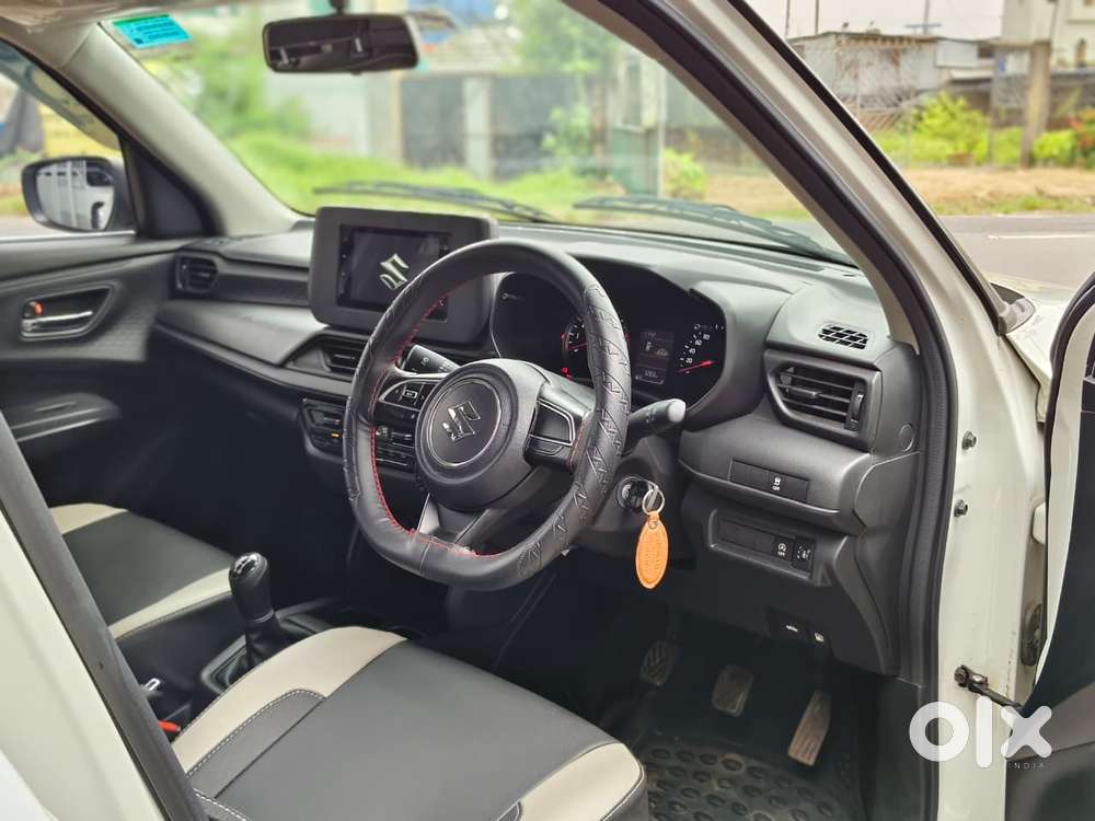 Maruti Suzuki Swift Vxi Abs Bsiv, 2025, Petrol