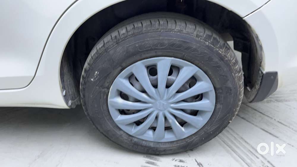 Maruti Suzuki Swift Dzire Vxi Optional, 2017, Petrol