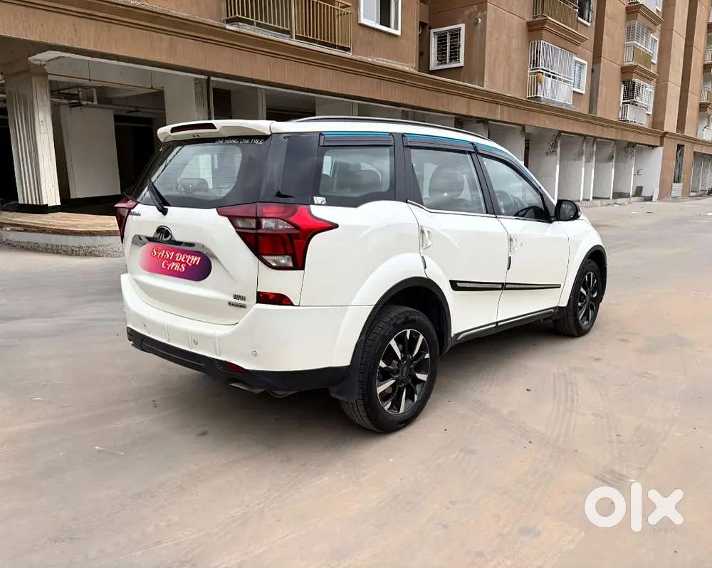 Mahindra Xuv500 W11 At Topend Sunroof 2018 Model Single Owner