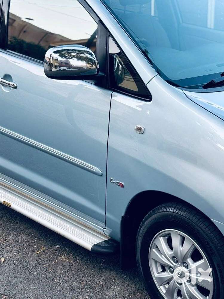 Toyota Innova 2.5 V Diesel 7-seater, 2011, Diesel