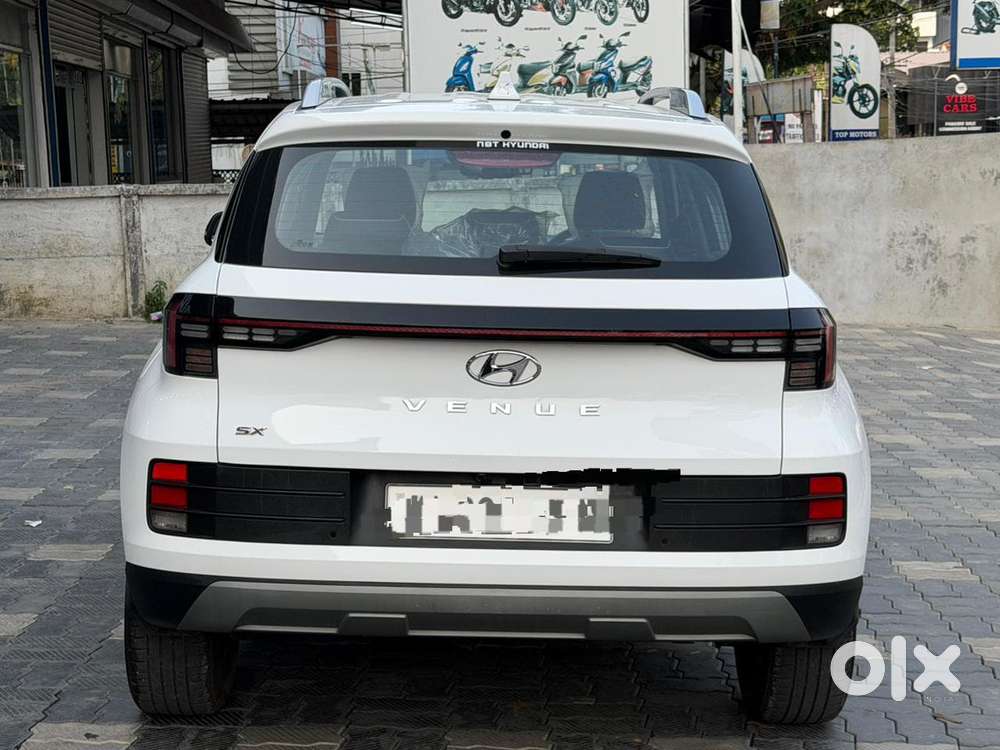 Hyundai Venue Sx (o) Mt 1.5 Diesel, 2024, Diesel